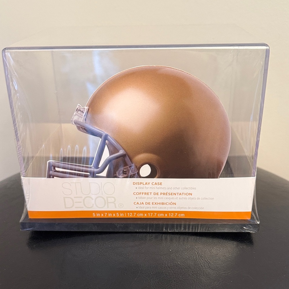 NWT-Studio Decor Mini Helmet Display Case